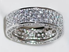 Luxus Elegante Gr: 18/8 Ring mit  Zirkonia Silberfarben