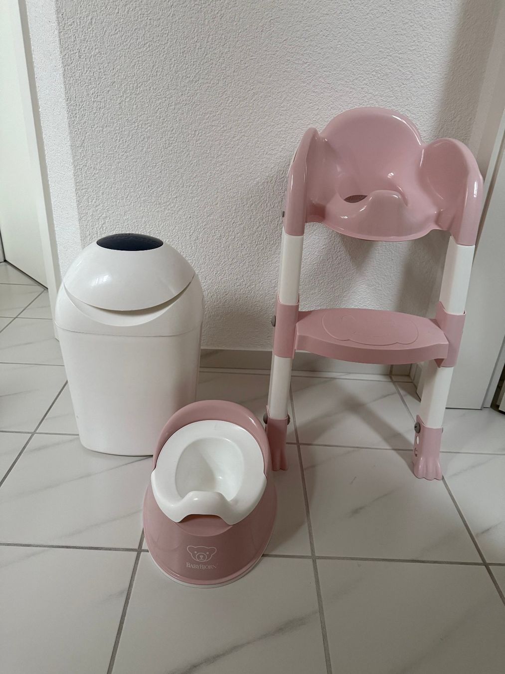 WC: Windeleimer, Töpfchen und Toilettenaufsatz – Usato da Remigen venduto da dan_c5ph