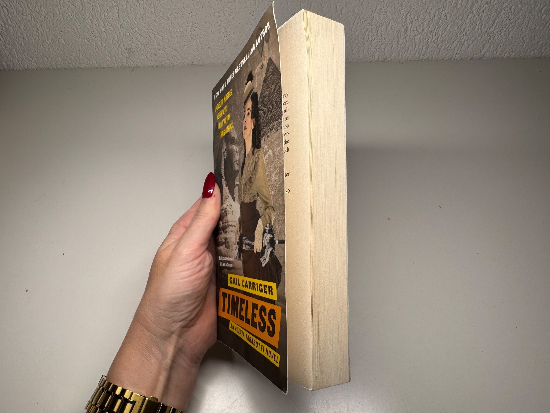 Libri: NOVEL: Gail Carriger, Timeless – Usato da Grosswangen venduto da English_books 1