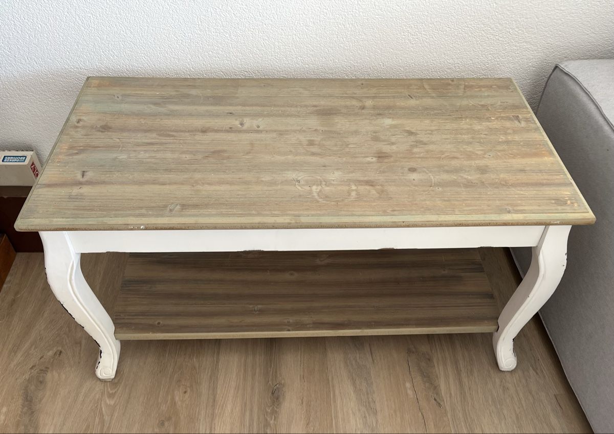 Tische: Shabby-Chic Couchtisch mit Ablagefach – Gebraucht aus Küsnacht ZH von naid