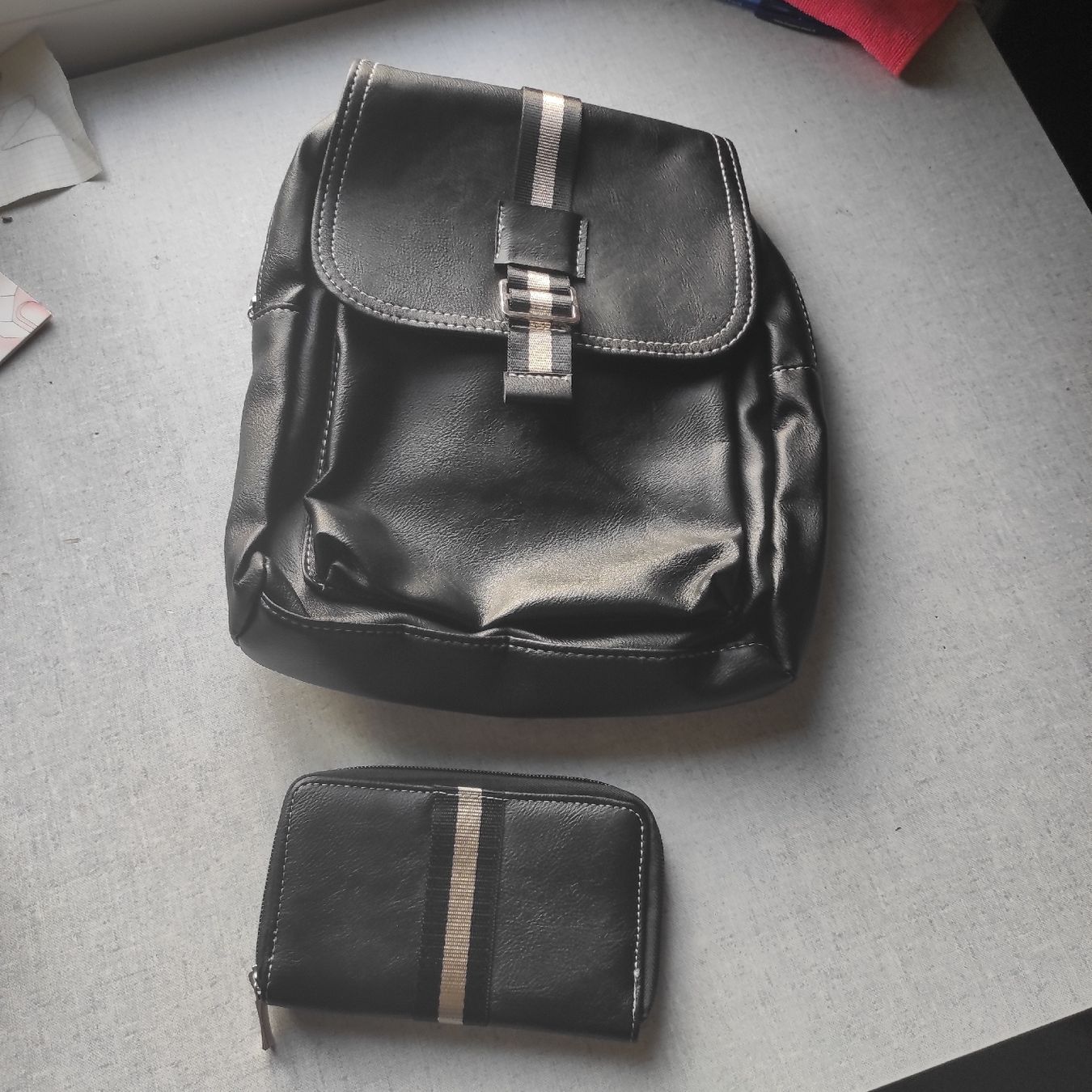 Zaini: kleiner Rucksack mit Geldbörse NEU – Nuovo e nell'imballaggio originale da Thal venduto da fabbbi