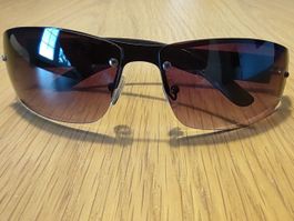 Modische Sonnenbrille schwarz mit UV-Schutz 400