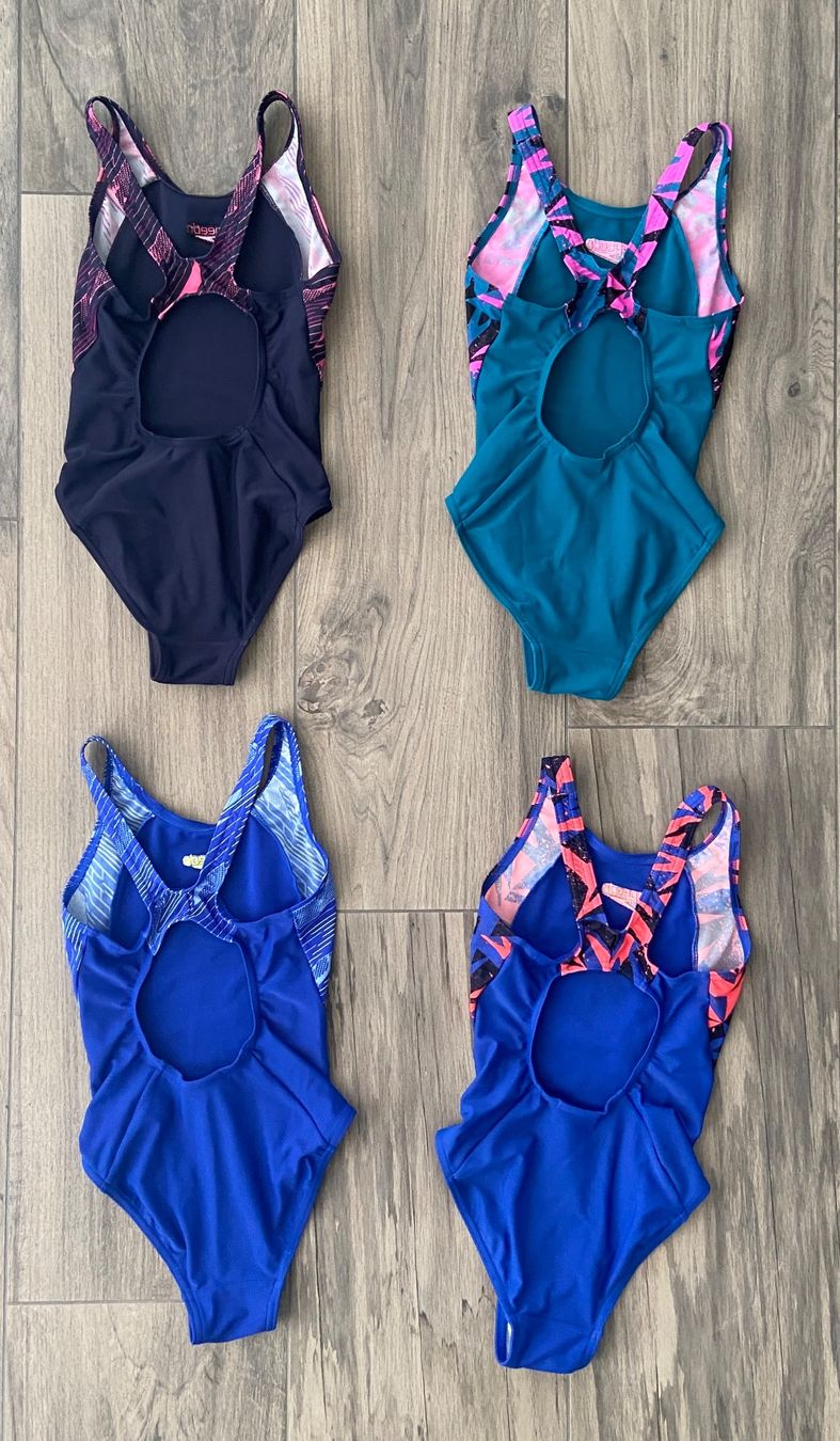 Speedo Costumi da bagno & Bikini: 4x Speedo Mädchen Badeanzug - Grösse 116 – Usato da Pfäffikon ZH venduto da Mihu79 1