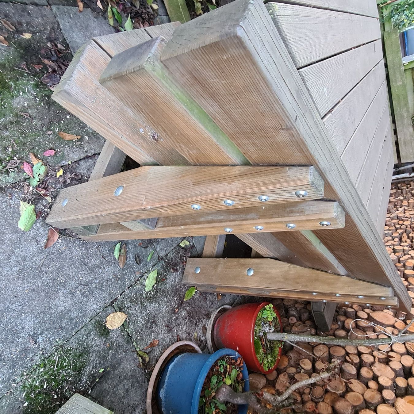 Tischset: 6 Eckiger Holztisch mit Bänken – Gebraucht aus Meinisberg von festival032 3