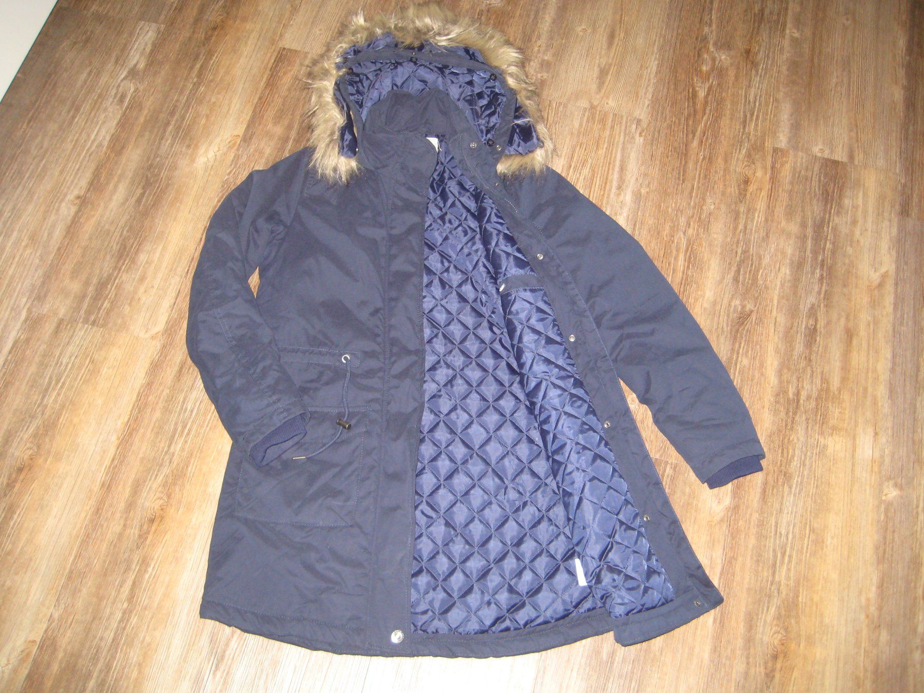 Cappotti: Wintermantel-/Jacke  (NEU) – Nuovo (secondo la descrizione) da Ernetschwil venduto da Airboom 1