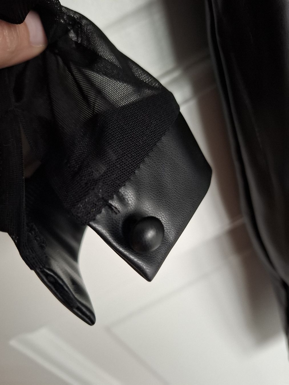 Vestiti: Schwarzes Kleid in Leder Optik mit Mesh-Einsatz, Gr.L – Nuovo e nell'imballaggio originale da Winterthur venduto da -.S.B.- 4