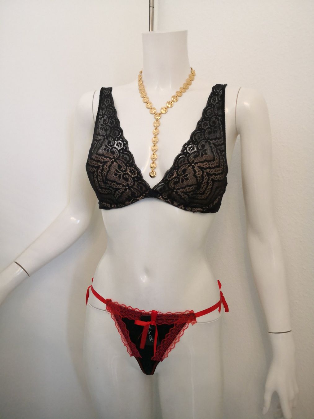 Intimissimi Altra biancheria intima: 🤩5 STK: INTIMISSIMI BH'S SPITZE & MULTIFUNKTION & STRINGS – Usato da Olten venduto da Naja-Twins-Twins 2