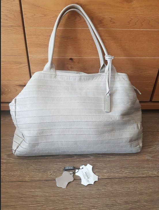 Borse da donna: Hübsche Charlotte Handtasche beige - 230804 – Usato da Küssnacht am Rigi venduto da Schuhe-Secondhand 5