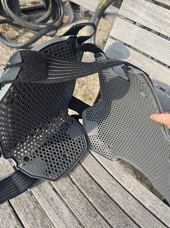 Protections: ION Chestprotector – D'occasion à Zürich par fienne 2