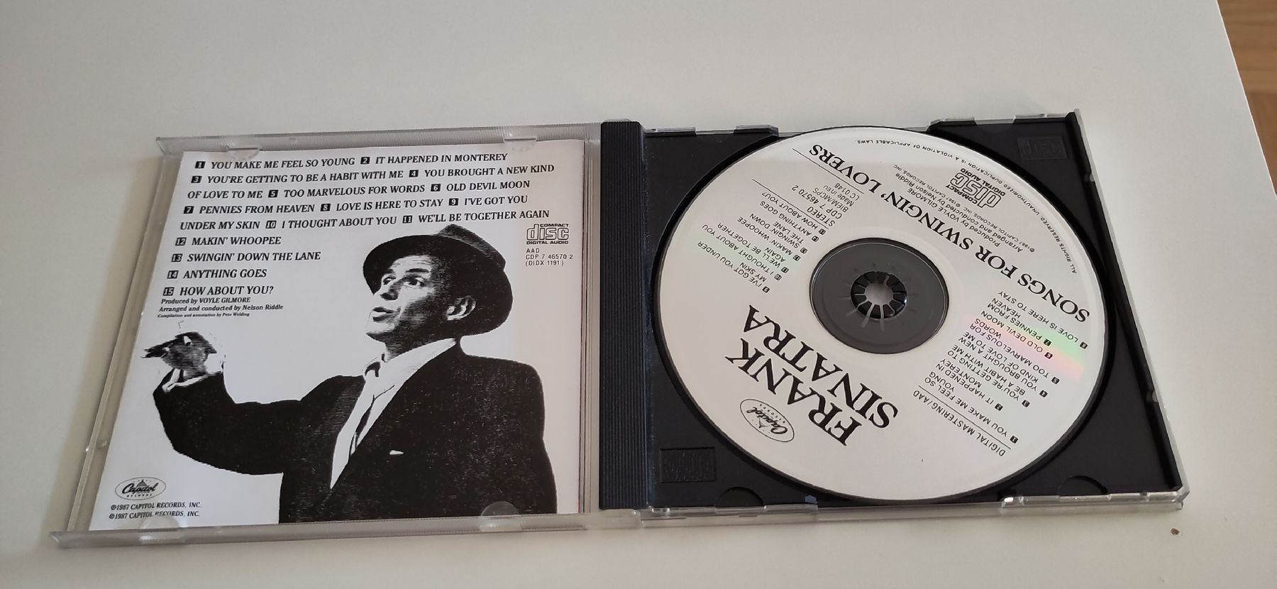 CD: Frank Sinatra - Songs for swingin' lovers – Usato da Zürich venduto da Heldel 1