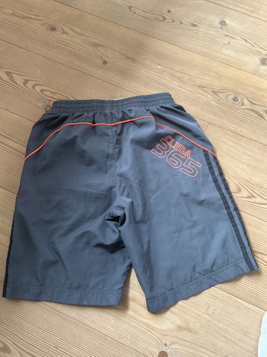 Adidas Pantaloni: Adidas Trainingsshort Gr. 164 – Usato da Bern venduto da nin_6tc5 2