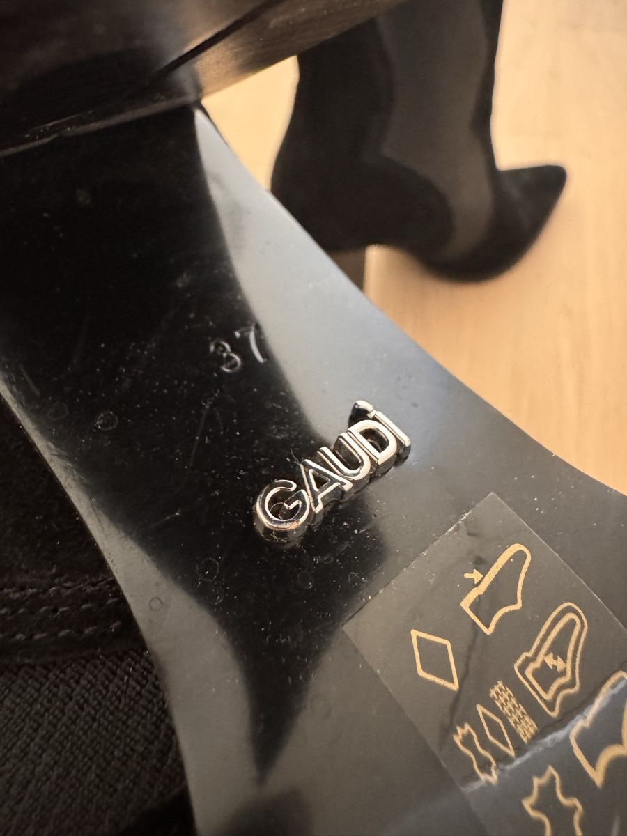 Scarpe da donna: Stiefel Gaudi schwarz Wildleder Grösse 37 – Usato da Dübendorf venduto da ClaraS. 7