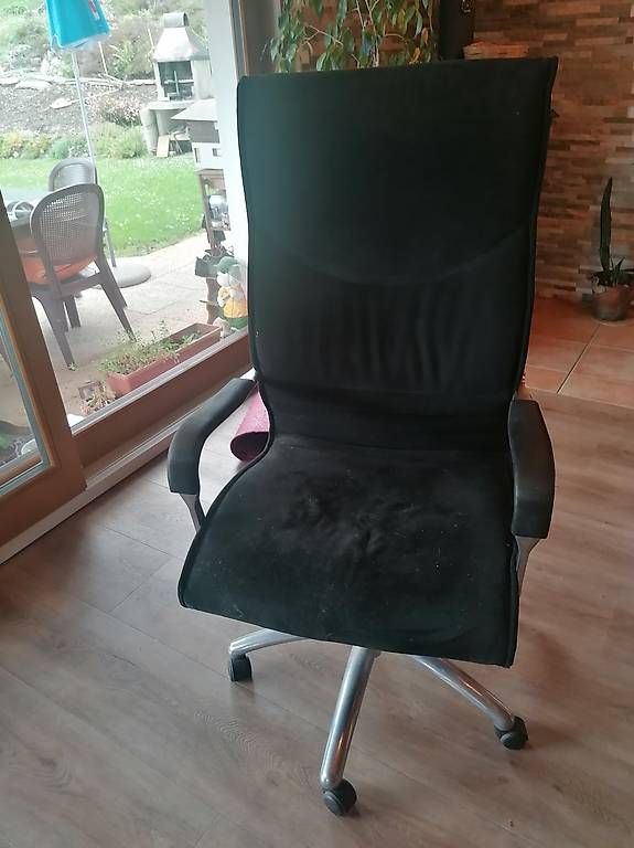 Stühle: Chaise de bureau – Gebraucht aus Ollon VD von Shadow2etZoe1