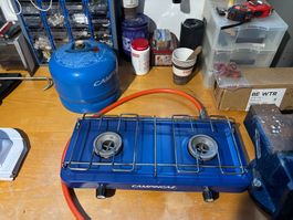Campingaz Zweiflammen Kocher mit Gasflasche neuwertig
