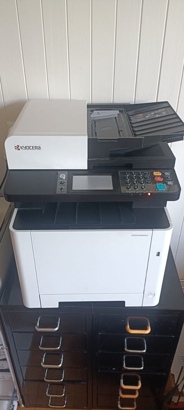 Kyocera Imprimantes: Farblaser-Multifunktionsdrucker KYOCERA ECOSYS M5526 cdw – Défectueux à Scharnachtal par aebnit