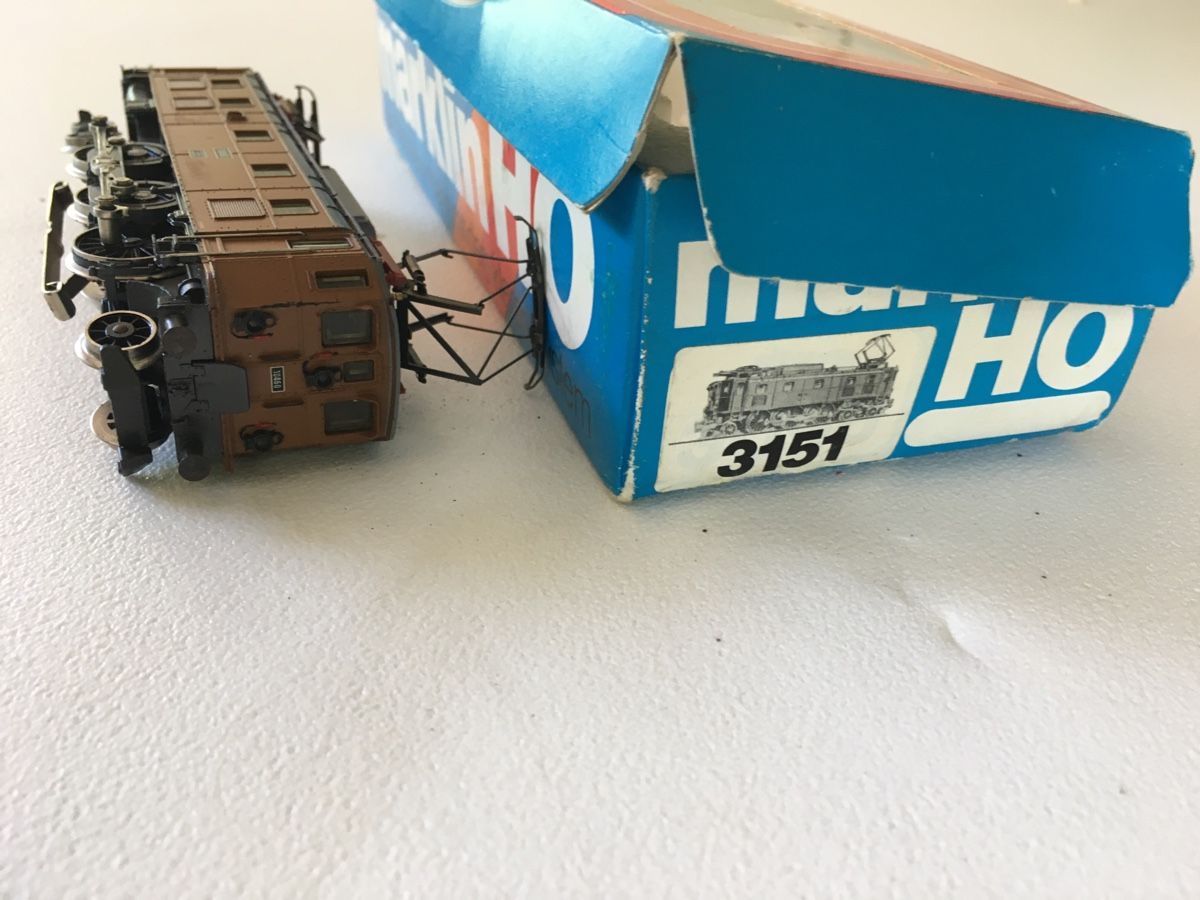 Märklin Modellini di ferrovie: Märklin Ae 3/6 SBB. 3151 – Usato da Grellingen venduto da Toyhamster 3