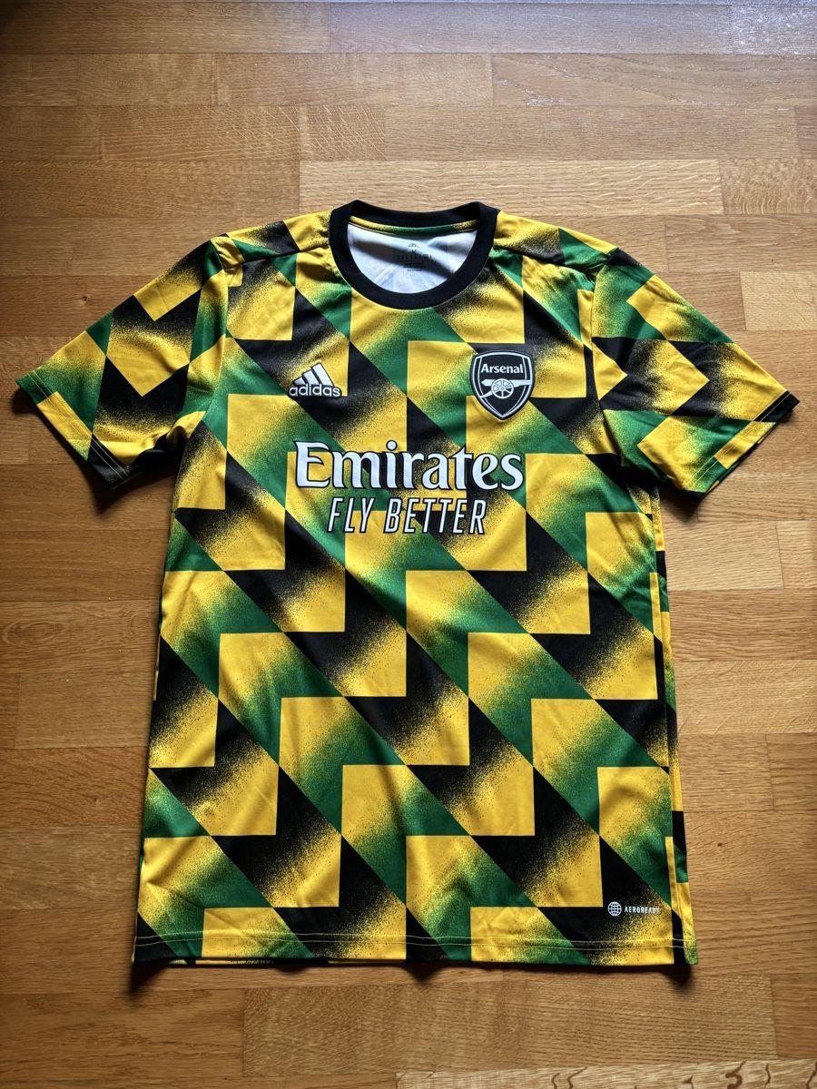 Adidas Canottiere & Pantaloni: Arsenal Trainingstrikot 2021/22, Grösse M – Usato da Winterthur venduto da Domihofmann
