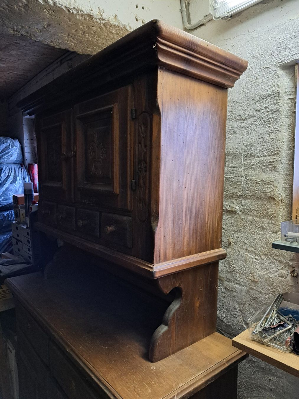 Armoires: Bauernschrank mit Schnitzereien – D'occasion à Hettiswil par san_kf5h 1