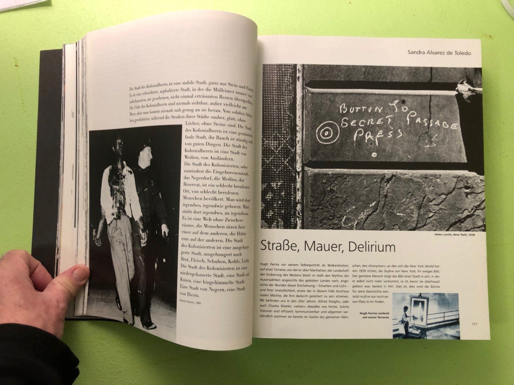 Bücher: Politics-Poetics. Buch zu Documenta X – Gebraucht aus Zürich von allp 5
