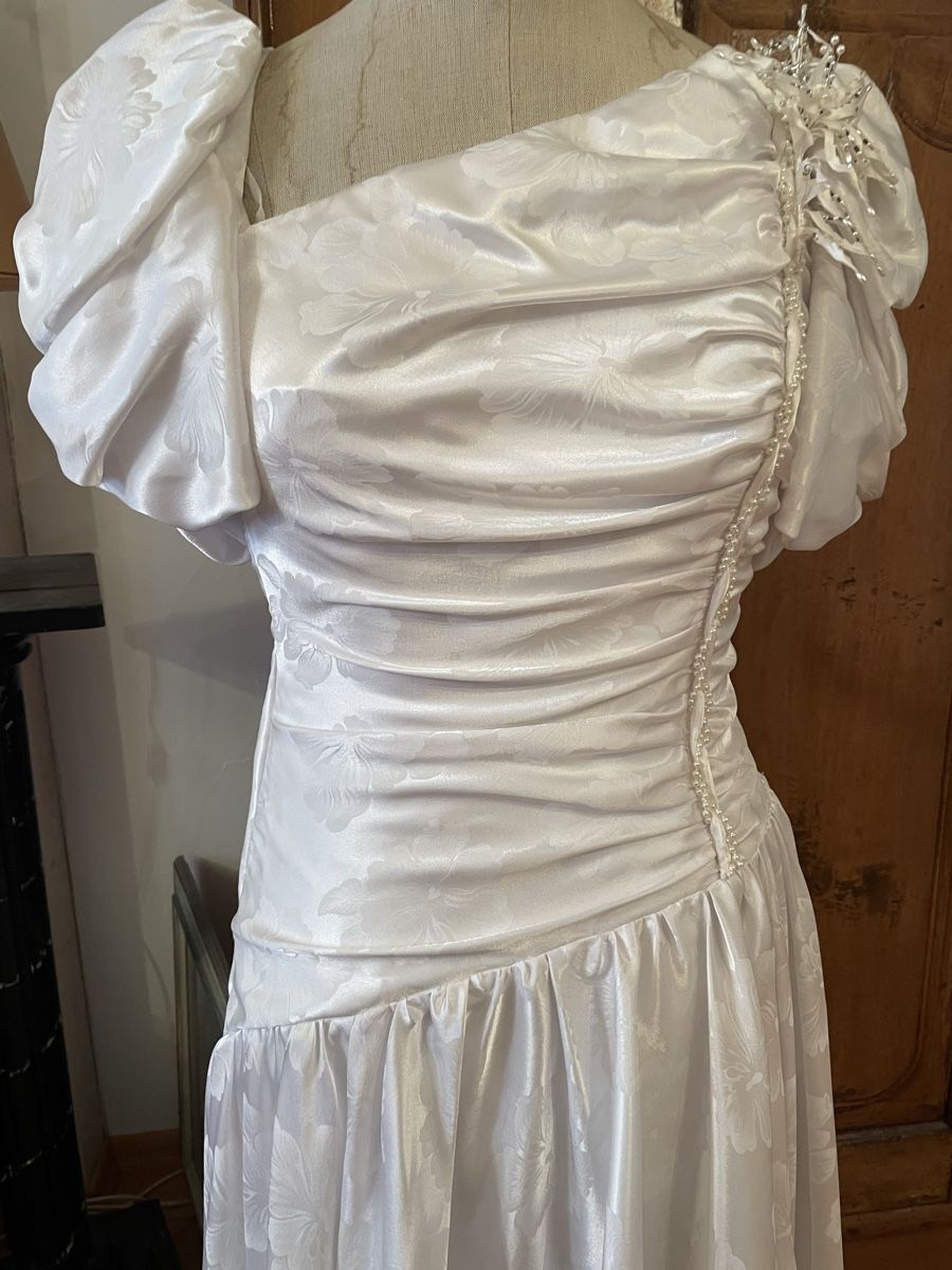 Costumi: Brautkleid Gr. 36- 38 – Usato da Wettingen venduto da PriskaZ05