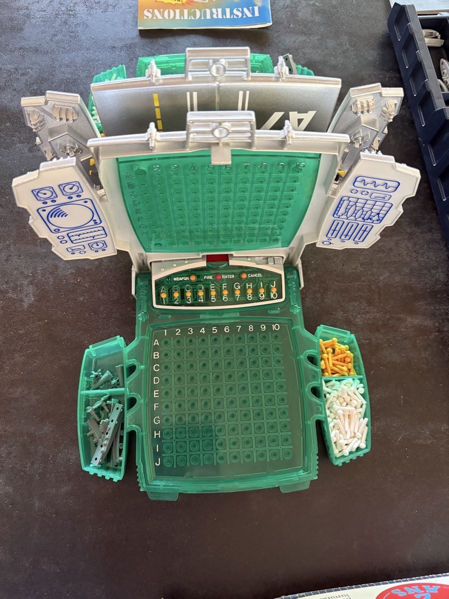 Giochi: 2 versions du Jeu Touche-Coulé Computer MB – Usato da Vallamand venduto da Bricbracbroc82 5