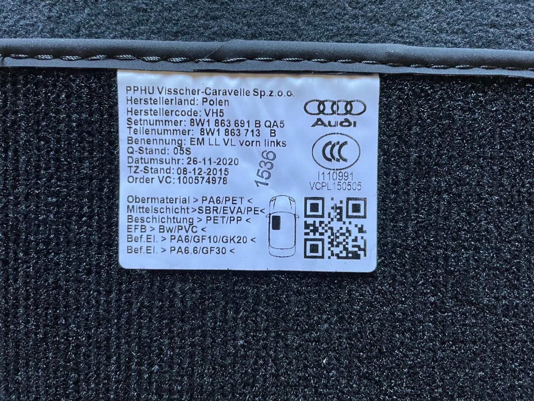 Audi Tappeti & Tappetini: Audi A4 Original Velours Fussmatten – Nuovo e nell'imballaggio originale da Kaufdorf venduto da Spitfire71 1