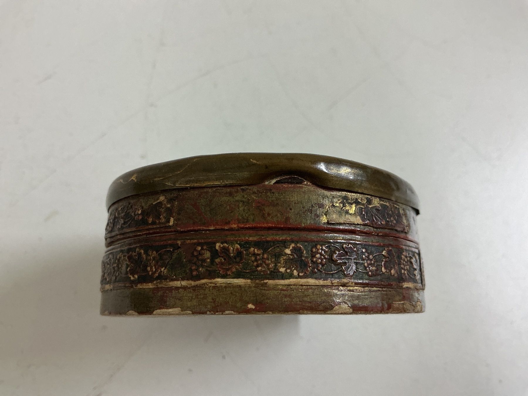 Dosen: Antike runde Dose mit fixiertem Deckel, 19 JH. – Gebraucht aus Bern von vielerart 2