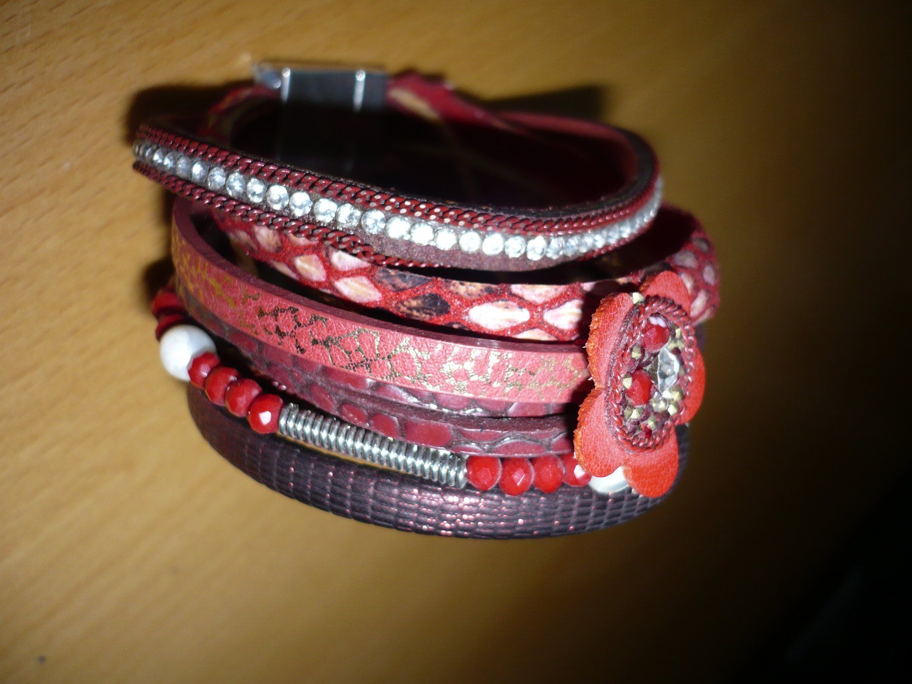 Bracciali & Braccialetti: schönes Leder Armband – Usato da Merzligen venduto da Marthe22