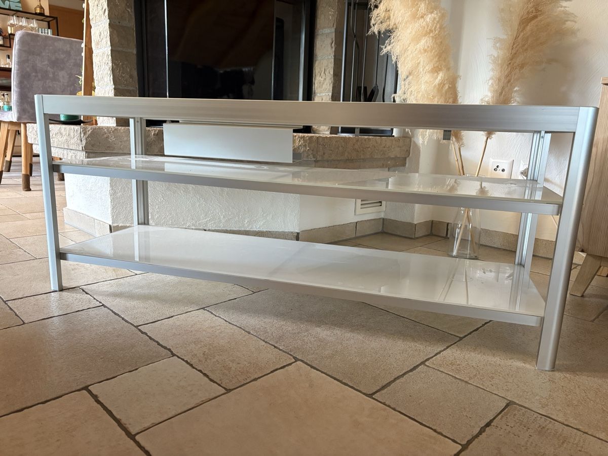 Ikea TV Möbel: TV-Möbel weiss, Ikea Gettorp – Gebraucht aus Interlaken von laraziiebold