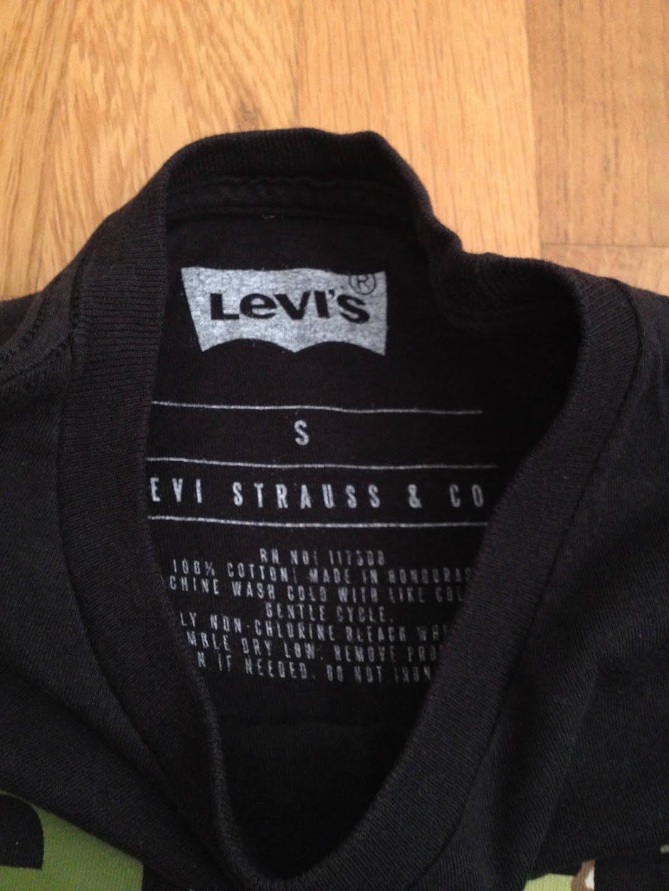 Levi's T-shirt: Shirt Levis – Usato da Dübendorf venduto da Fip05 1