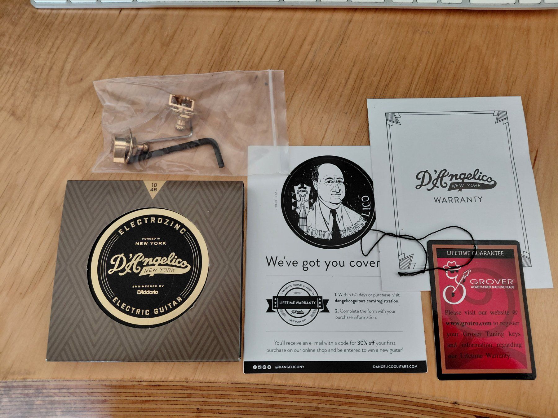 Strumenti musicali: D'Angelico Deluxe Atlantic Solid Black – Usato da Bachenbülach venduto da hank05 8