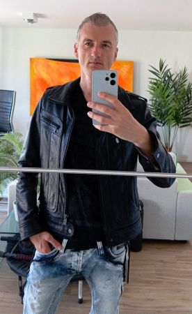 Fühl dich wie Brad Pitt, Keanu Reeves oder Jensen Huang