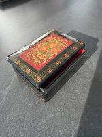 Russische Lackschatulle mit Rosenmotiv 