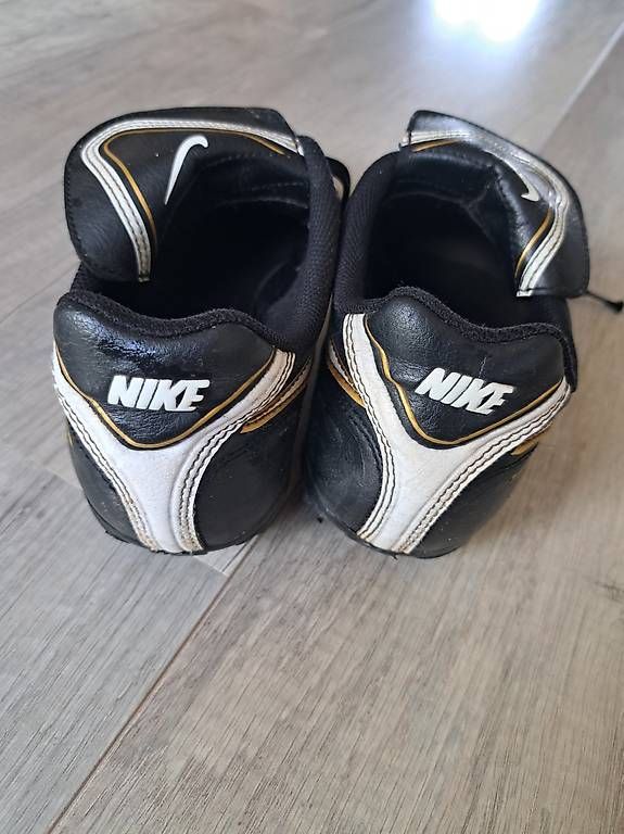 Schuhe für Jungen: Fussballschuhe Nike Gr. 36 – Gebraucht aus Oberflachs von sylviepe 2