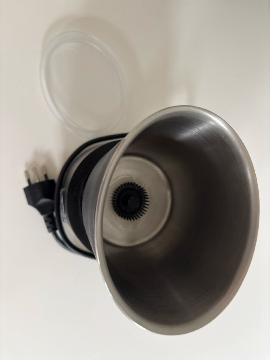 Jura Macchine per caffè & Macchine per espresso: JURA Hot & Cold Milchschaum – Usato da Basel venduto da elsabbasel 1