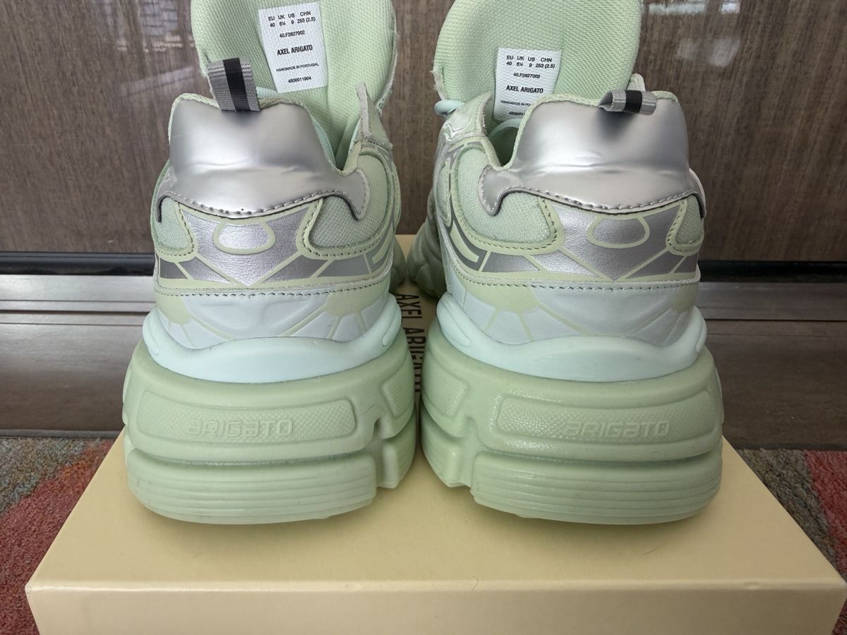 Axel Arigato Scarpe da uomo: Axel Arigato sneakers  – Nuovo (secondo la descrizione) da Lausanne venduto da Loyal_8 5