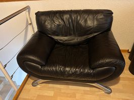 Sehr bequemer und stylischer Leder-Fauteuil