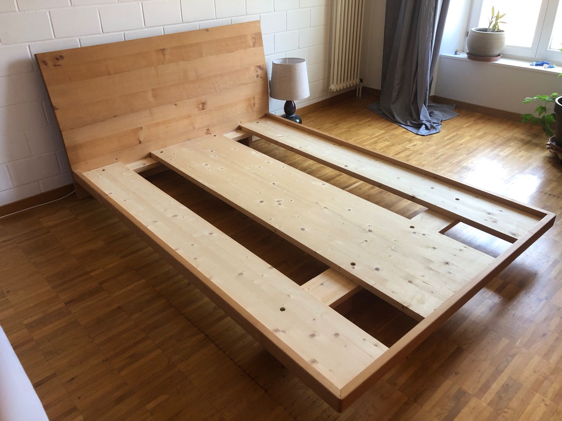 Lits: Bettgestell Einzelanfertigung MIT BETTINHALT – D'occasion à Aarau par Razzia 1
