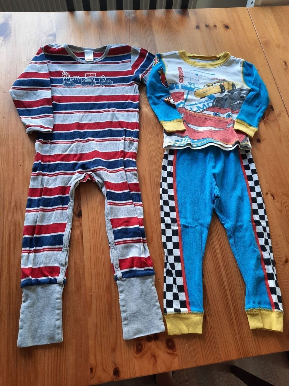 Lotti & Set di vestiti: Kleiderpaket Grösse 92 – Usato da Aesch BL venduto da ChezToKa 2