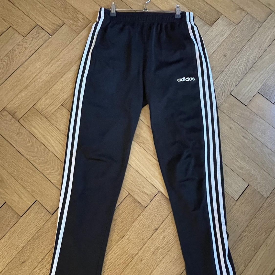 Adidas Pantaloni: Adidas Track Pants Size S – Usato da Kriens venduto da tiy_wxz5 1