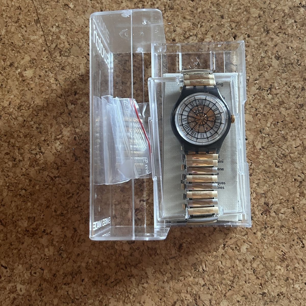 Swatch Orologi: Swatch Automatik Uhr, Gold/Schwarz – Nuovo (secondo la descrizione) da Laufen venduto da Bellavitaboom 4