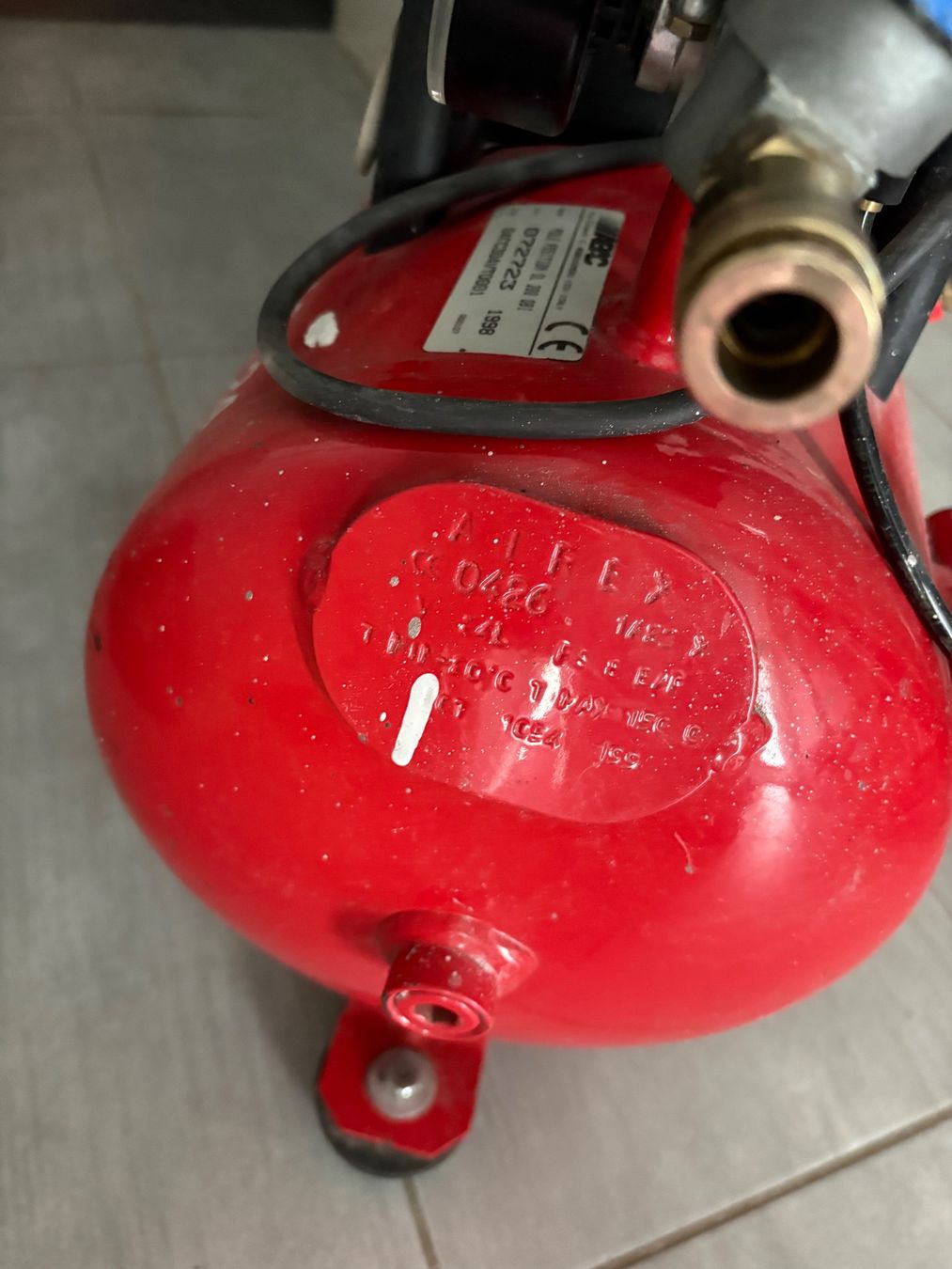 Compressori: Airliner Kompressor 24L  8 bar 1.5 HP fahrbar – Usato da Münchwilen TG venduto da Laty77 2
