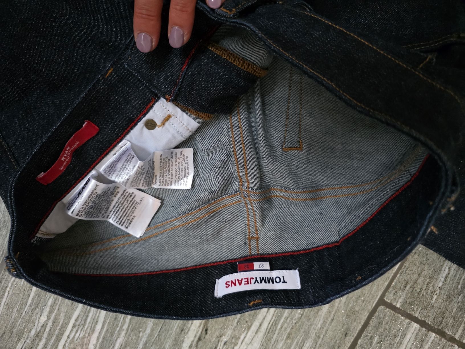Tommy Hilfiger Jeans: Tommy Jeans, Grösde 27/32, neu – Nuovo (secondo la descrizione) da Mollis venduto da DaKo79 2