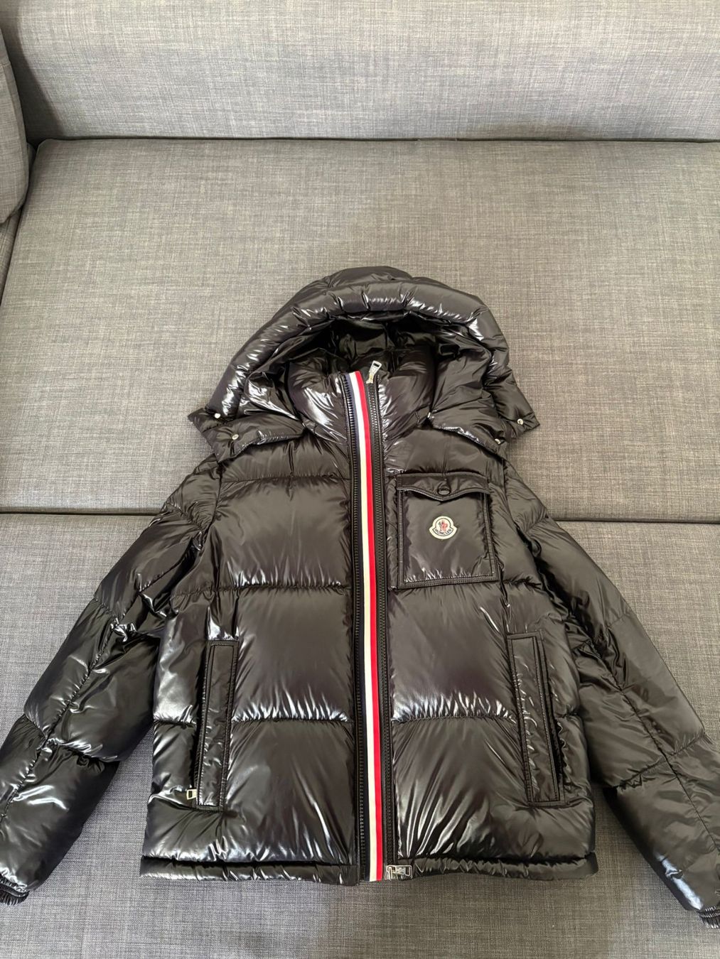 Jacken: Moncler Montbeliard Hooded Short Down Jacket - Schwarz – Neu (gemäss Beschreibung) aus Zürich von Riccardo_Bocchini