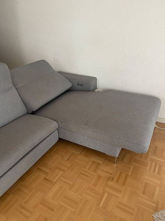 Sofas: Sofa, grau +  elektronisch – Gebraucht aus Obergösgen von randomly 4