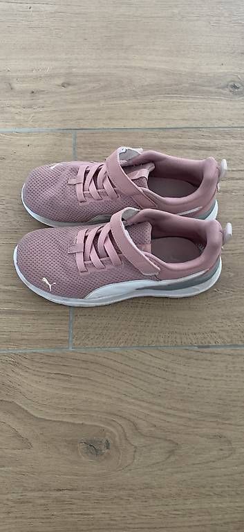 Schuhe für Mädchen: Sneakers  – Gebraucht aus Basel von Frani010 1