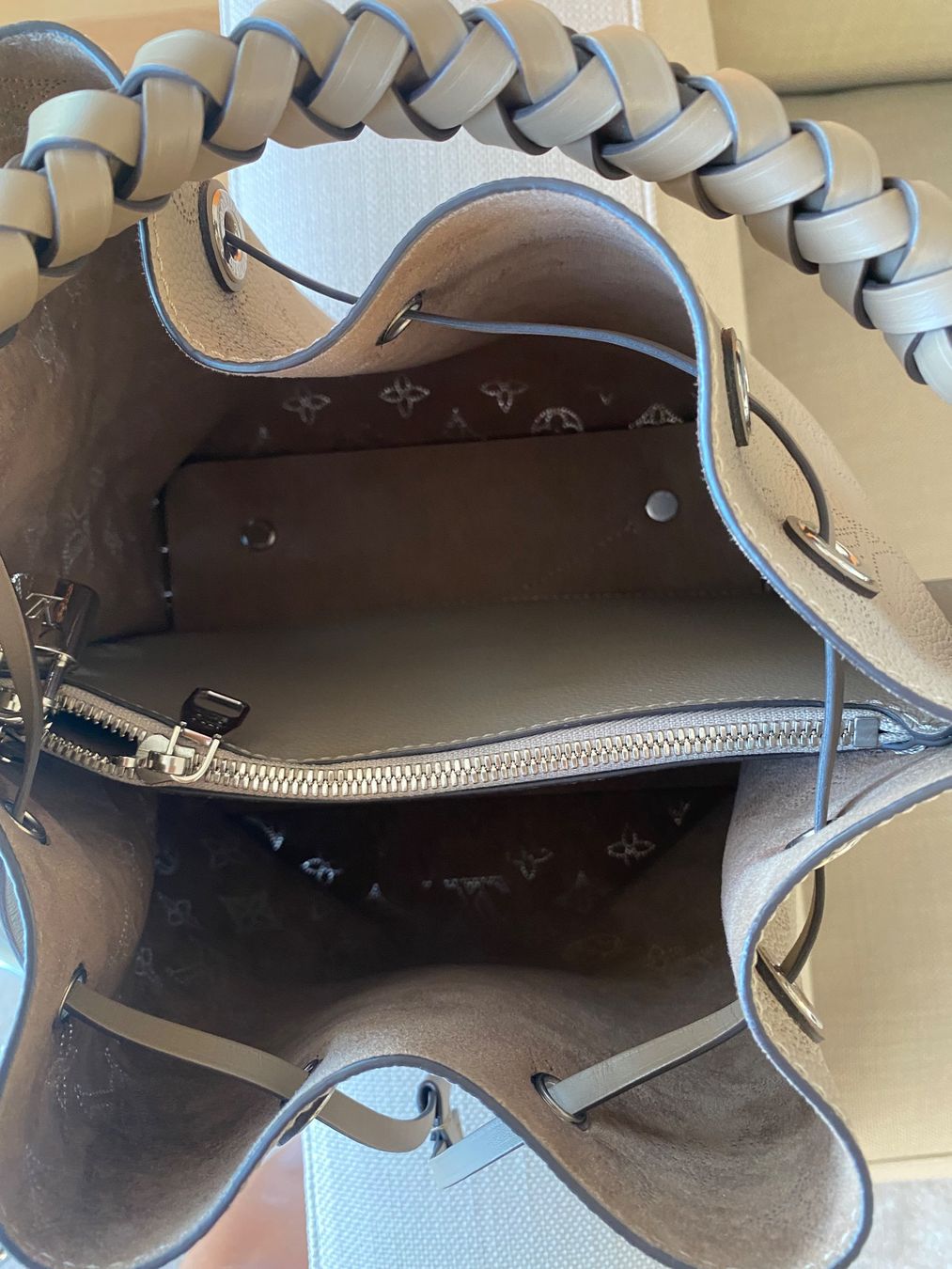 Louis Vuitton Taschen für Damen: Louis Vuitton Muria Ledertasche neuwertig – Gebraucht aus Niederteufen von MVJM 4