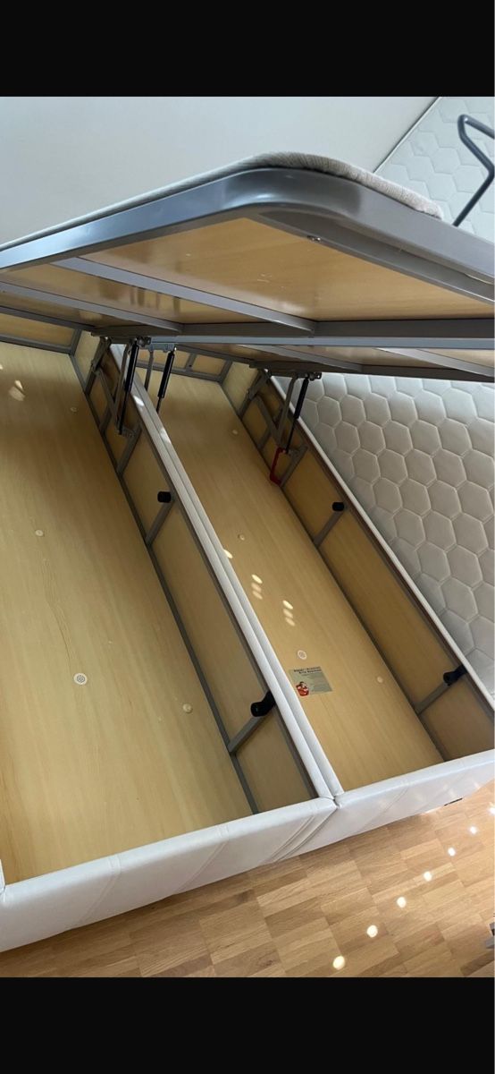Lits: Bettgestell mit Matratze 140x200 – D'occasion à Bülach par kay_k7dg 1