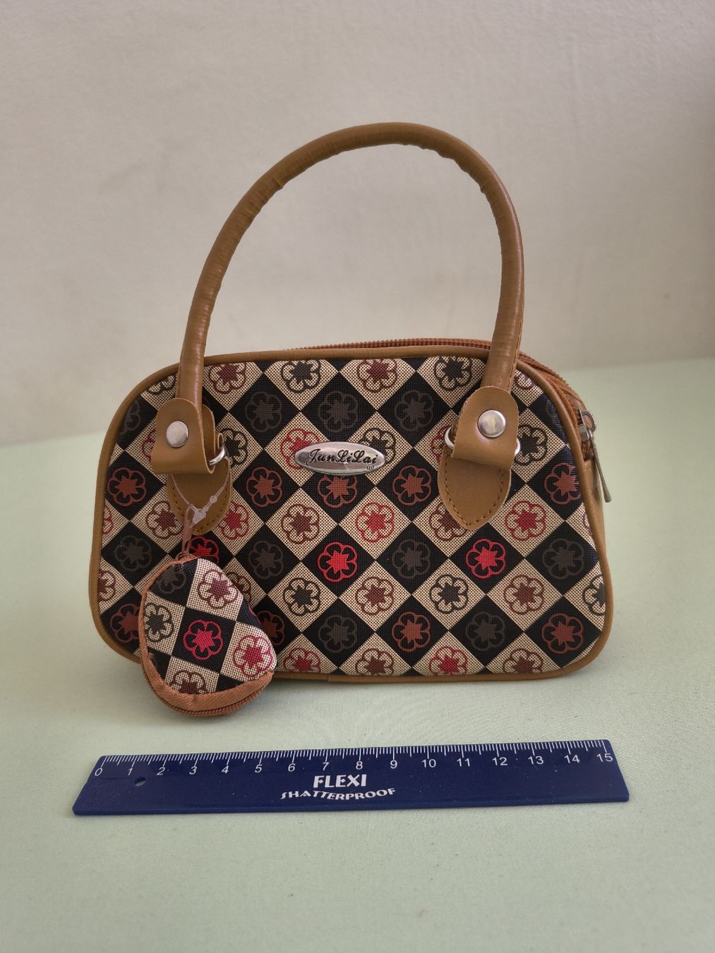 Borse: petit sac à main – Usato da Sonceboz-Sombeval venduto da mayling_ngo