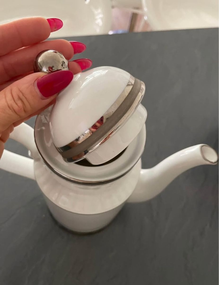 Teiere: Elegante Kaffeekanne Weiss Silber Dekor – Nuovo (secondo la descrizione) da Buchs AG venduto da vec_82fw 1